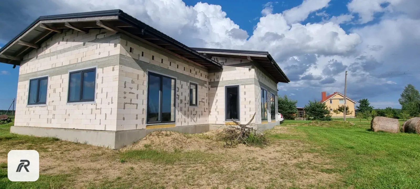 Savanorių k, Merkinės kel.,  4